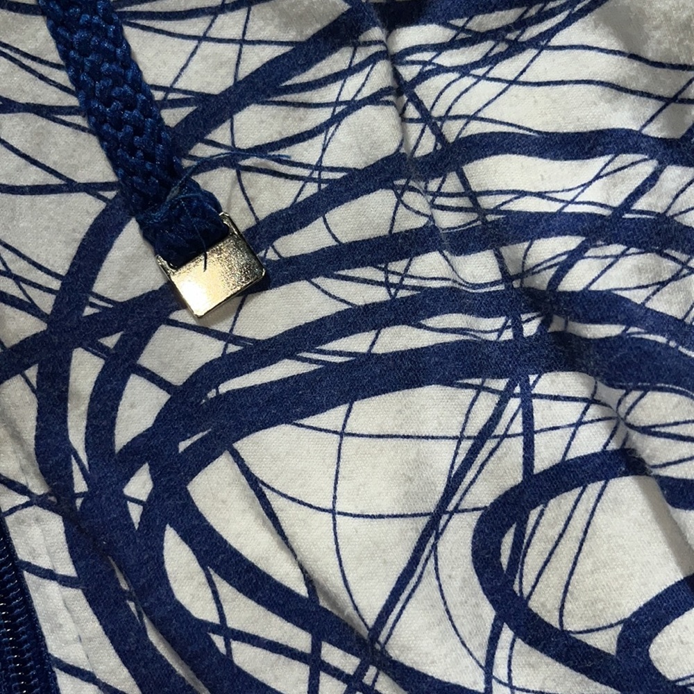 Abstract Scuba Sweater - Picture 3 of 6